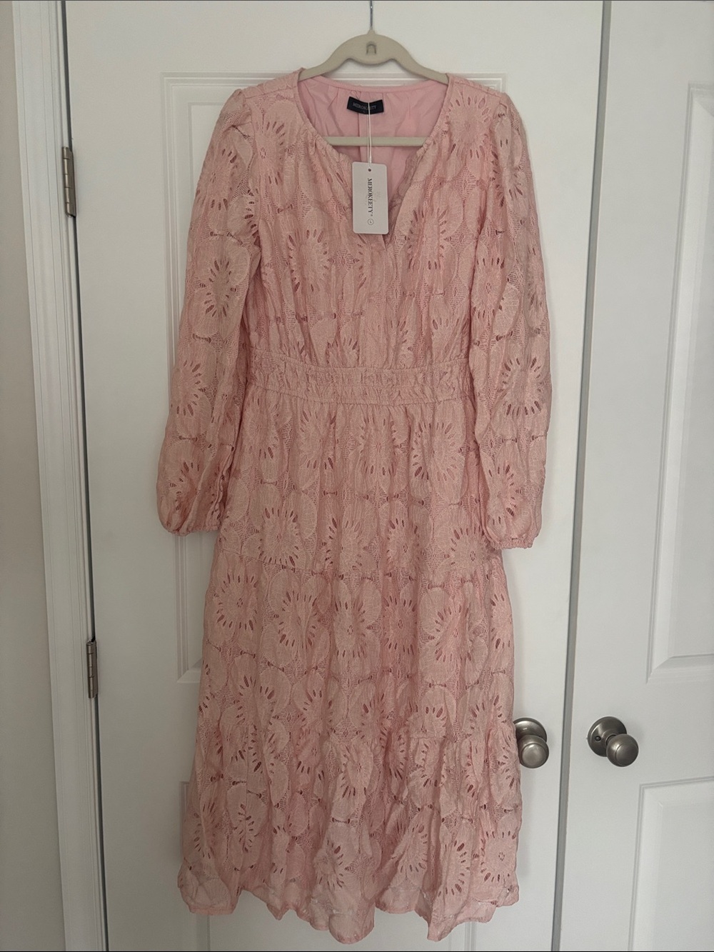 NWT Merokeety Pink Long Sleeve Lace Midi Dress